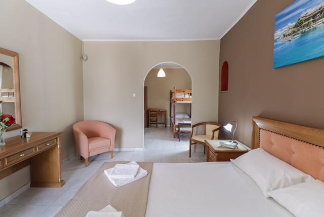 Moka Evia Island Hotell Akhladherí Eksteriør bilde